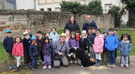 Hundebesuch in der Kath. Kita Hl. Sakrament Dillingen