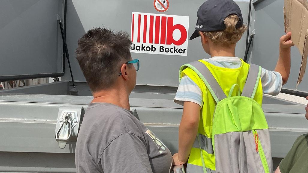 Die Kinder lernten die richtige Mülltrennung